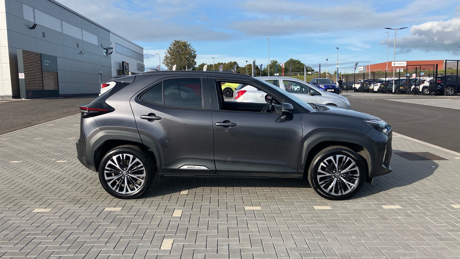 Used Toyota Yaris Cross 2024 for sale - 76352380: Photo 16