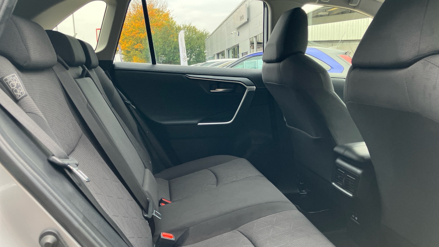 Used Toyota RAV4 2023 for sale - 76319527: Photo 12