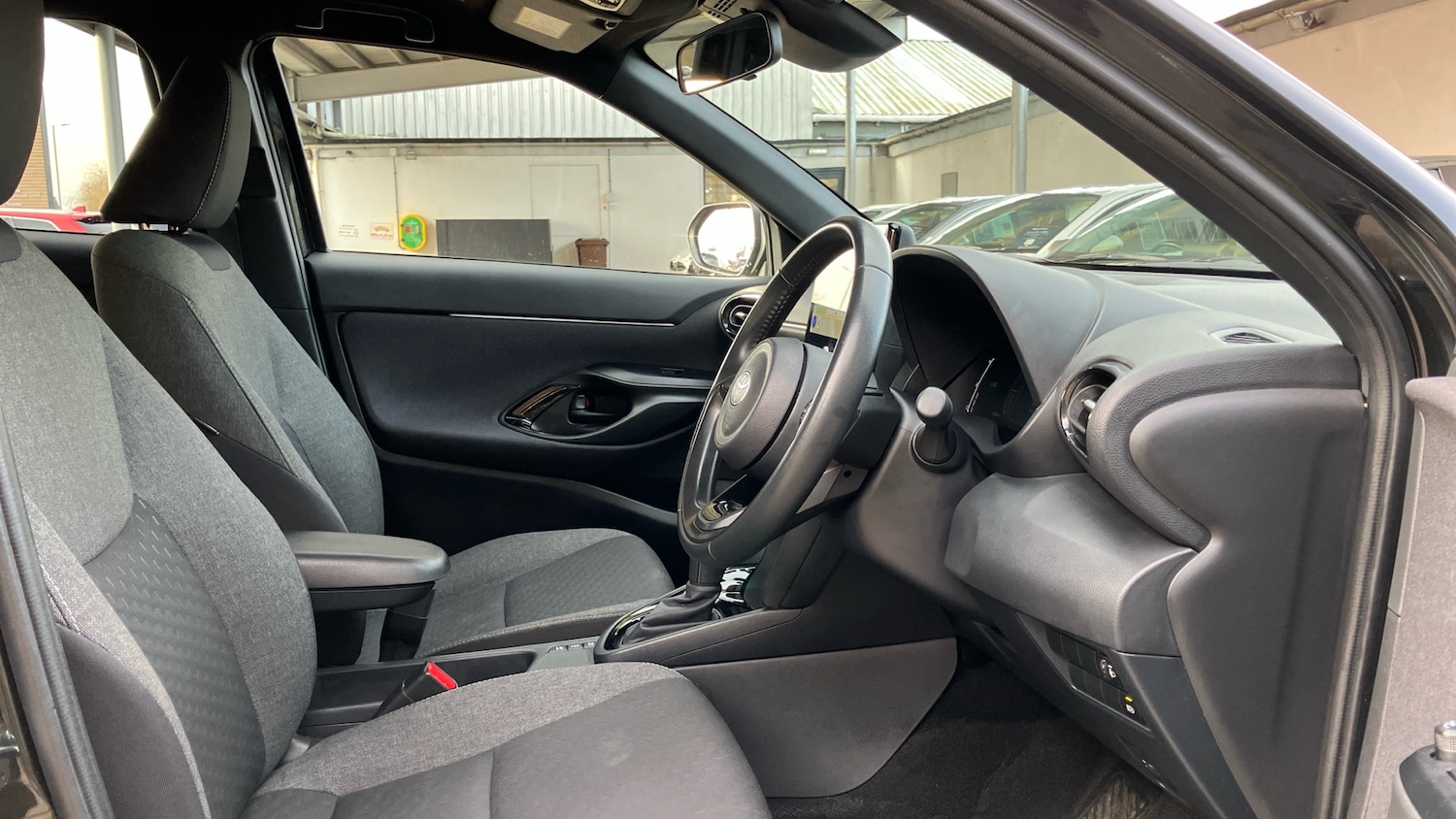 Used Toyota Yaris Cross 2024 for sale - 77262229: Photo 11