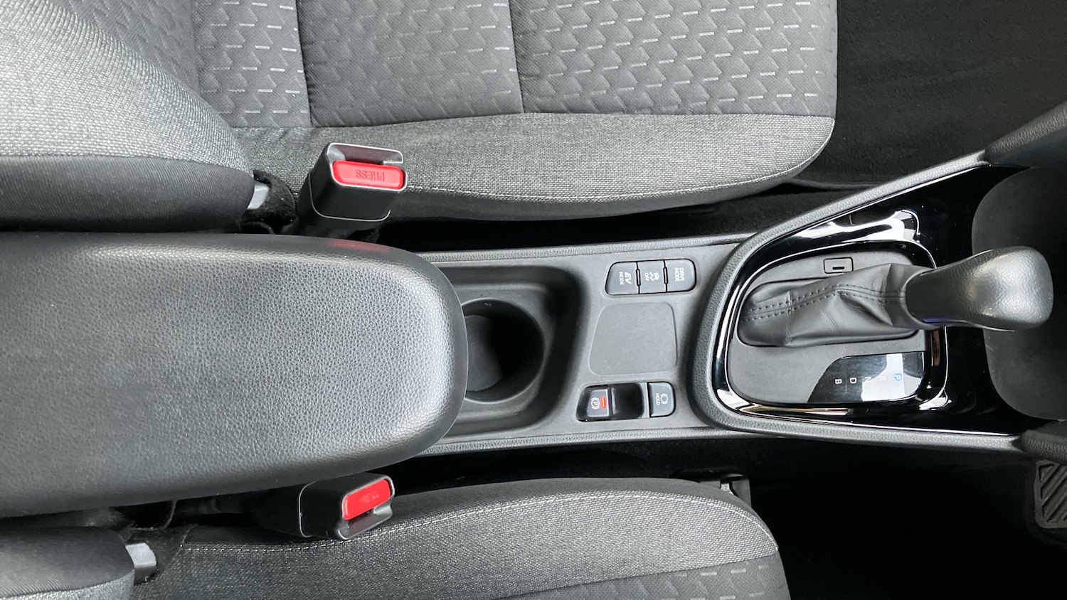 Used Toyota Yaris Cross 2024 for sale - 77262229: Photo 40