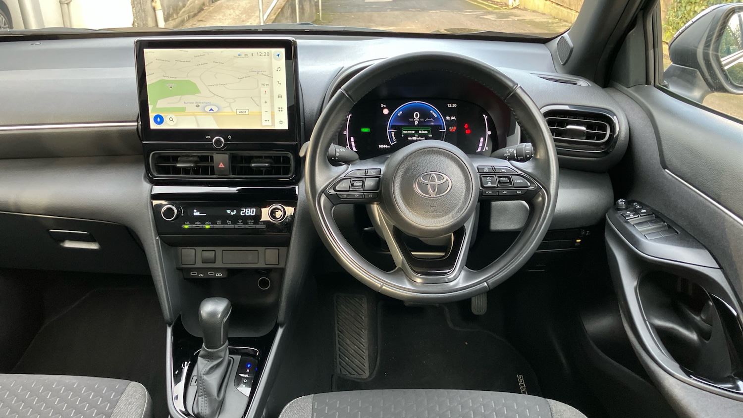 Used Toyota Yaris Cross 2024 for sale - 77262229: Photo 6