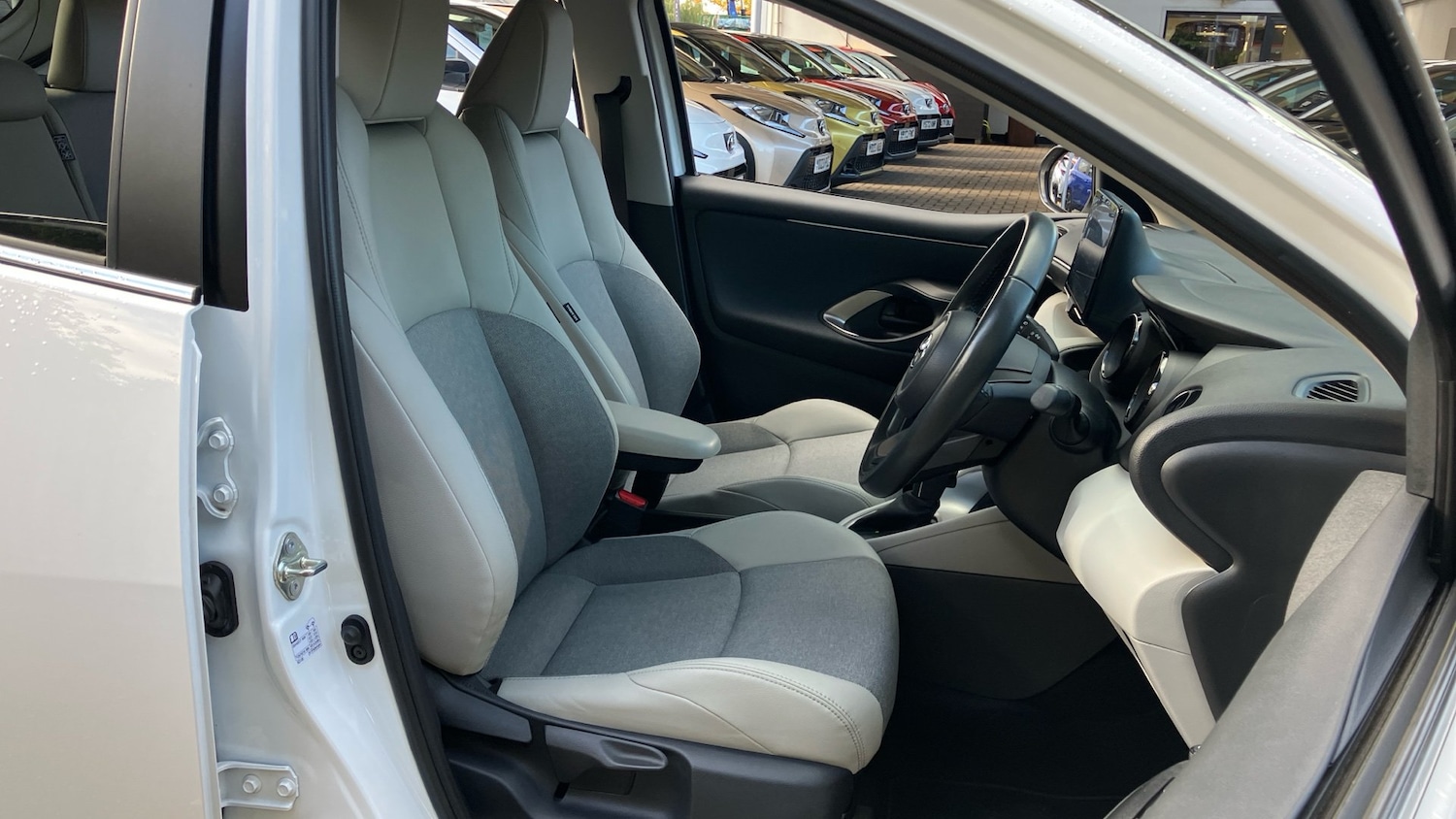 Used Toyota Yaris 2022 for sale - 76611150: Photo 39