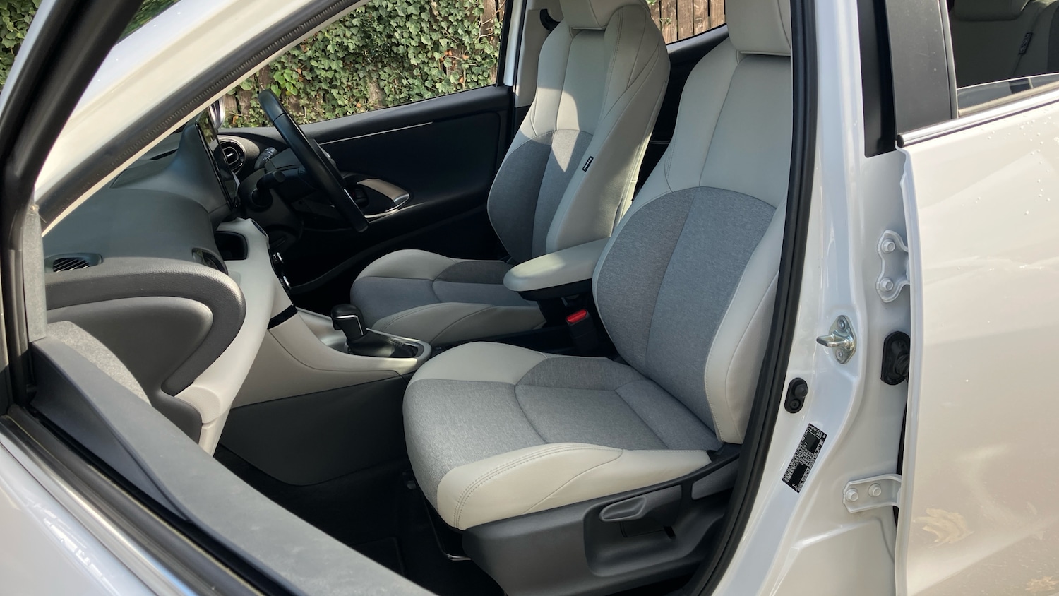 Used Toyota Yaris 2022 for sale - 76611150: Photo 42