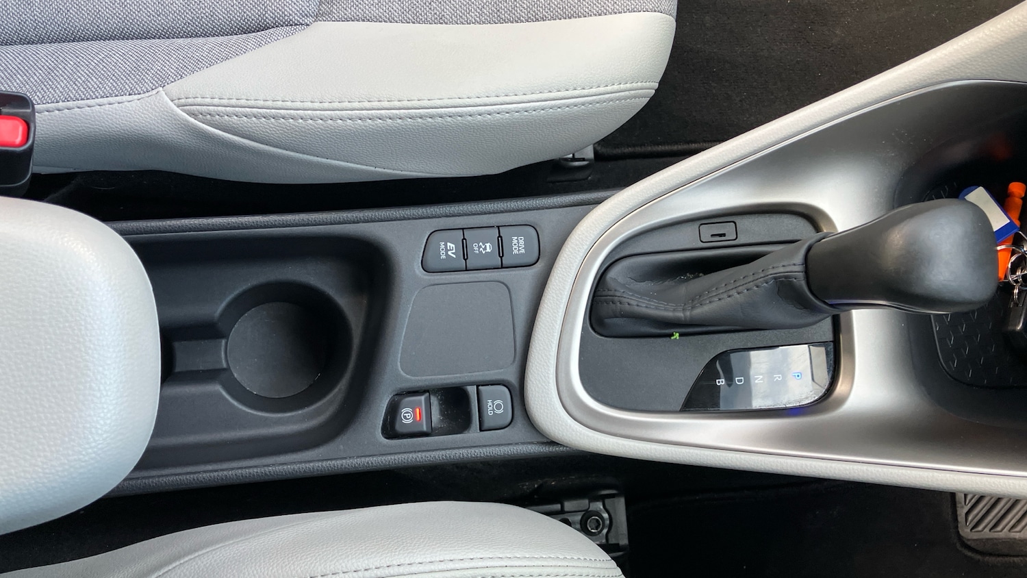 Used Toyota Yaris 2022 for sale - 76611150: Photo 48