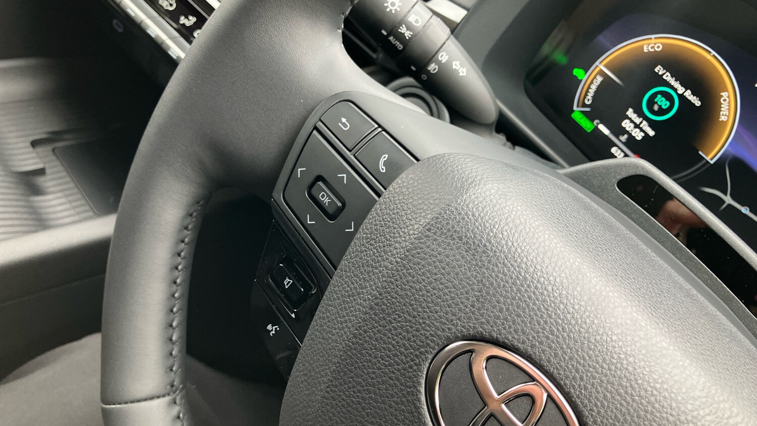 Used Toyota C-HR 2025 for sale - 77871935: Photo 33