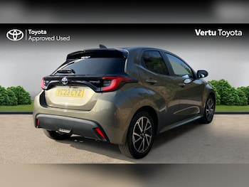 Used Toyota Yaris 2023 for sale - 77945959: Photo