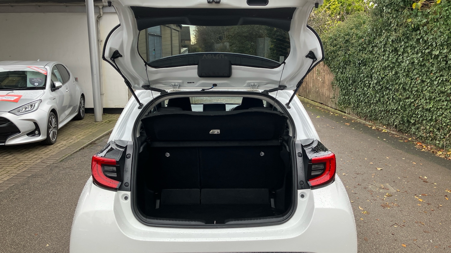 Used Toyota Yaris 2024 for sale - 76681614: Photo 14