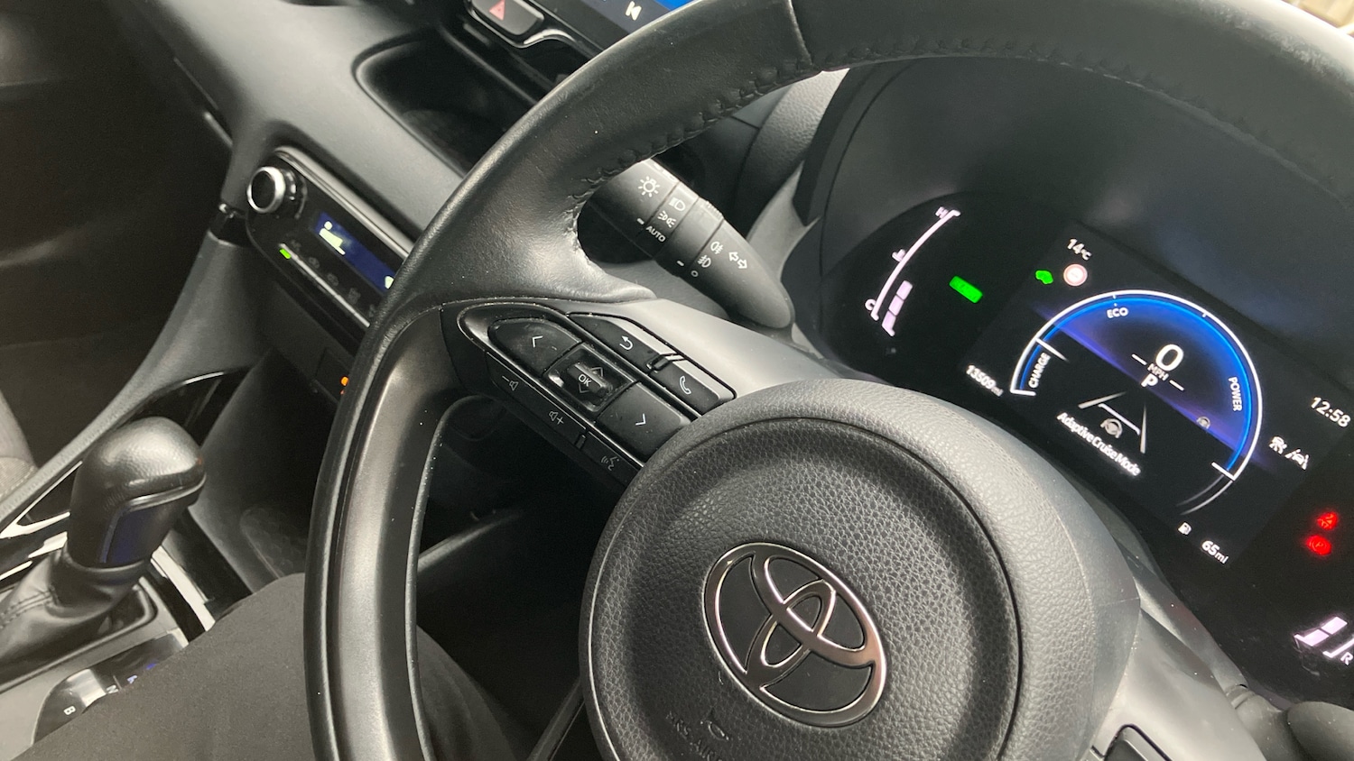 Used Toyota Yaris 2024 for sale - 76681614: Photo 31