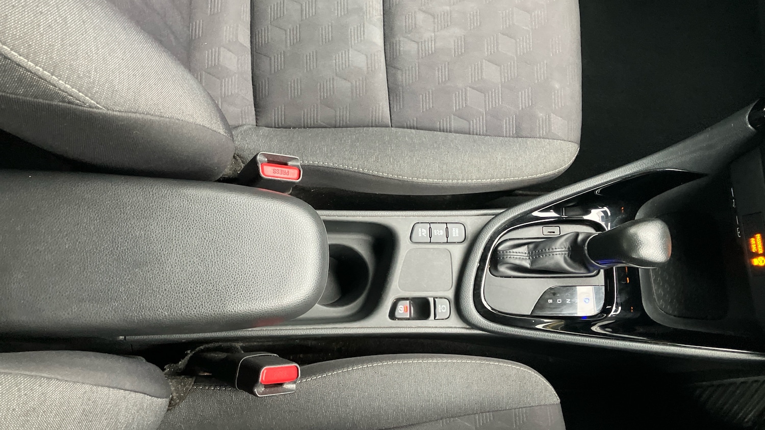 Used Toyota Yaris 2024 for sale - 76681614: Photo 34