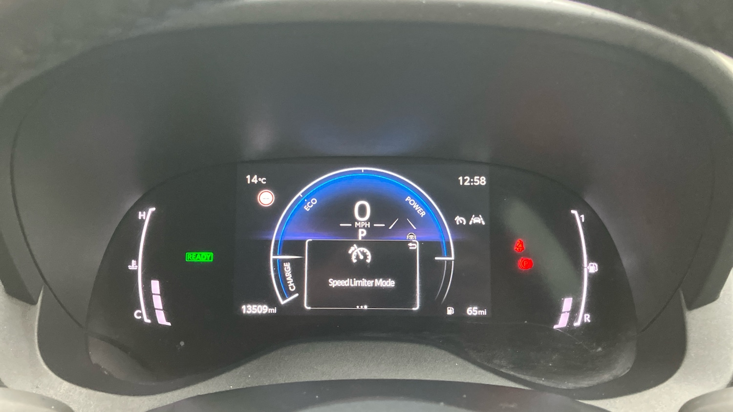 Used Toyota Yaris 2024 for sale - 76681614: Photo 37