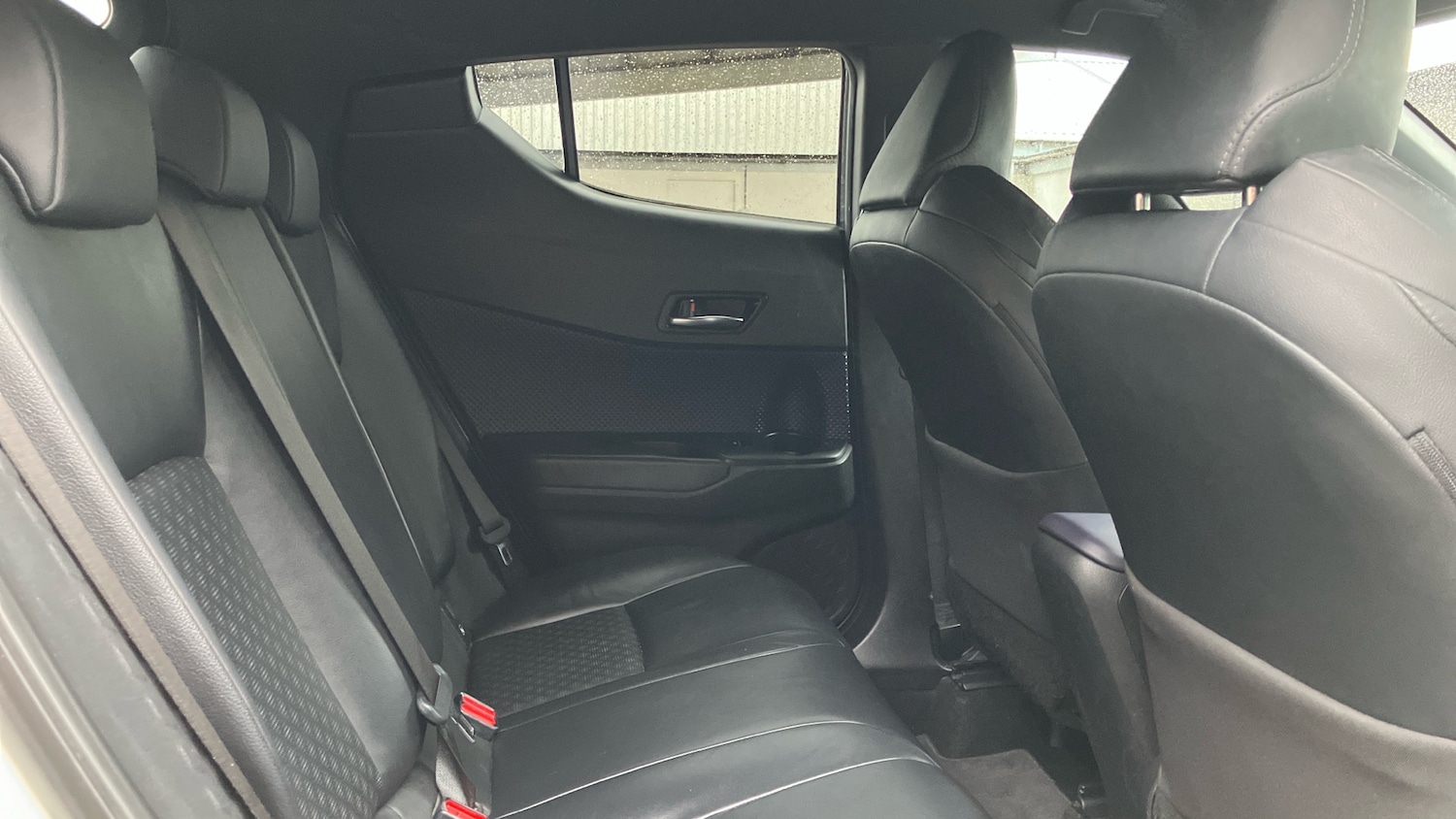 Used Toyota C-HR 2016 for sale - 77530196: Photo 12