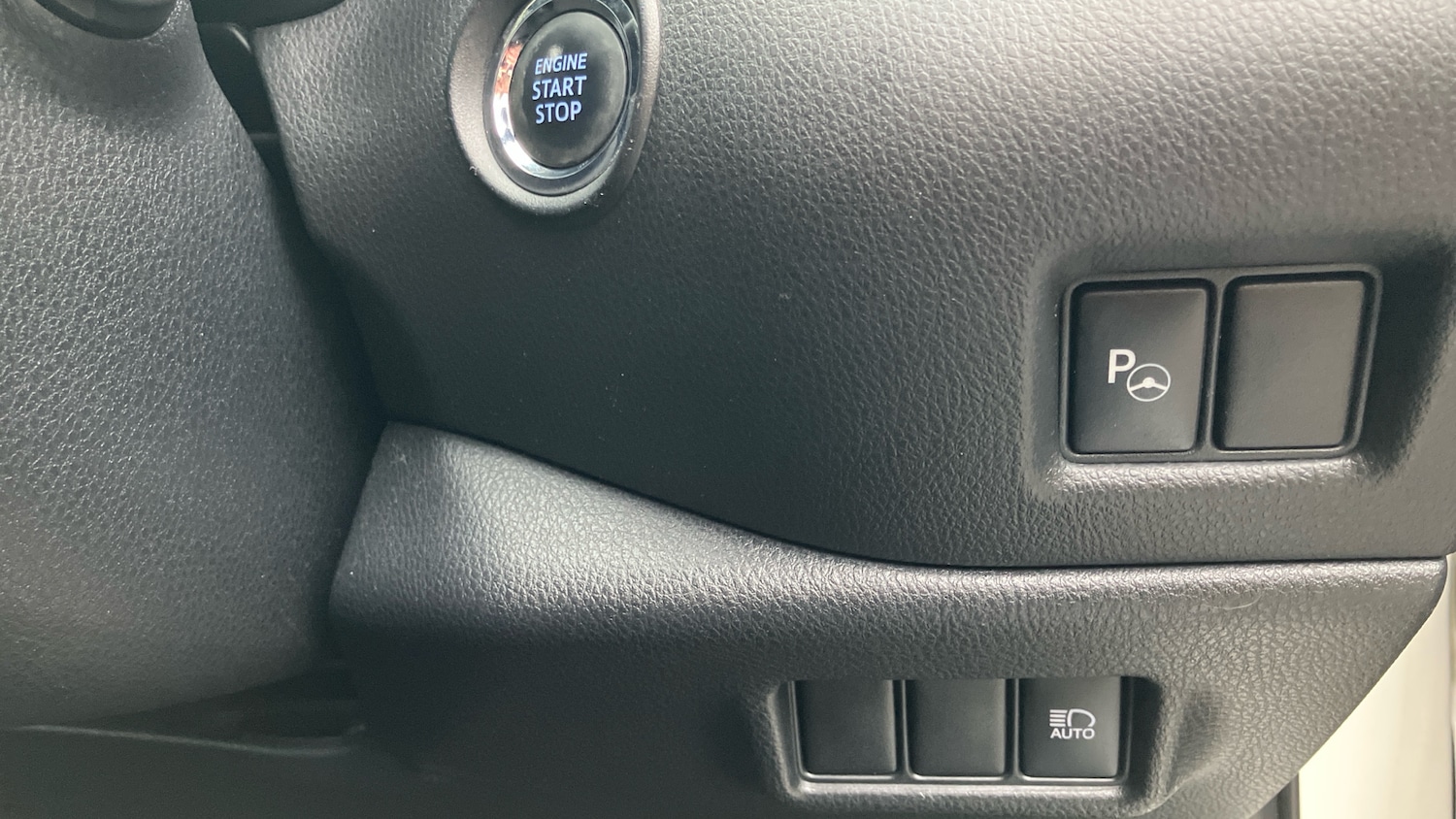 Used Toyota C-HR 2016 for sale - 77530196: Photo 32