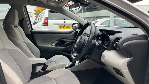Used Toyota Yaris 2021 for sale - 76193083: Photo 11