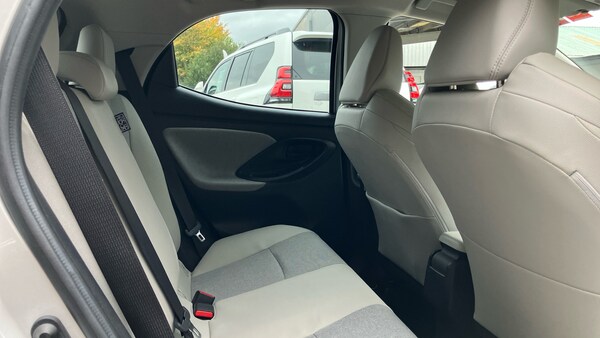 Used Toyota Yaris 2021 for sale - 76193083: Photo 12