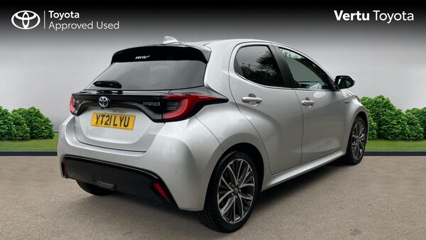 Used Toyota Yaris 2021 for sale - 76193083: Photo 2