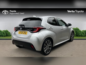 Used Toyota Yaris 2021 for sale - 76193083: Photo 2