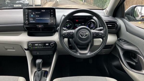 Used Toyota Yaris 2021 for sale - 76193083: Photo 6