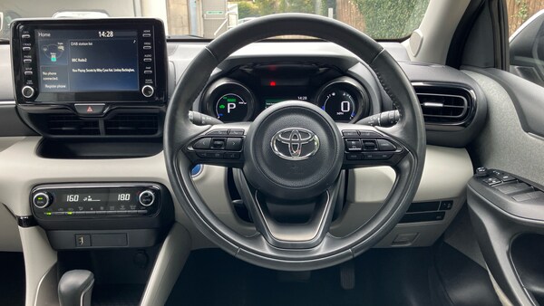 Used Toyota Yaris 2021 for sale - 76193083: Photo 8