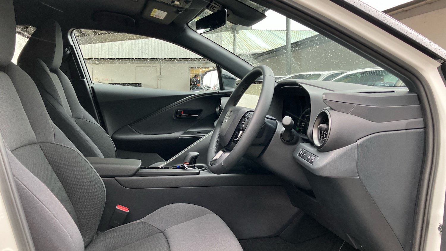 Used Toyota C-HR 2025 for sale - 77380615: Photo 11