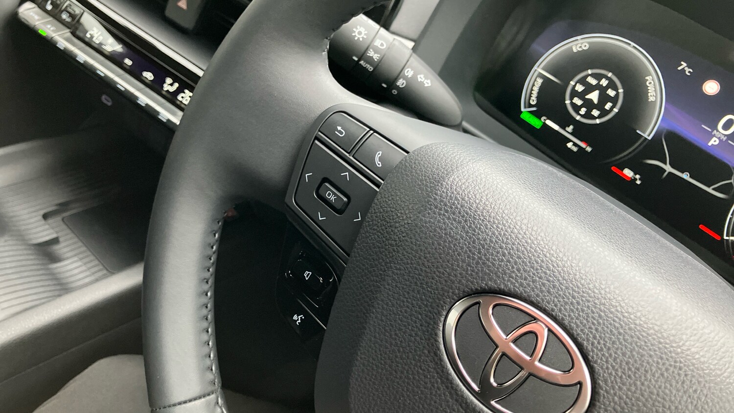 Used Toyota C-HR 2025 for sale - 77380615: Photo 33