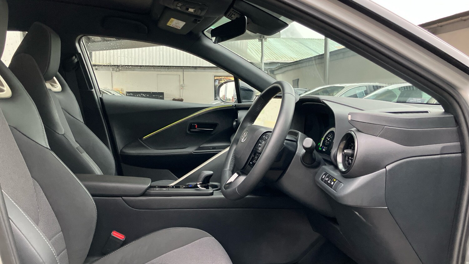 Used Toyota C-HR 2024 for sale - 77516318: Photo 11