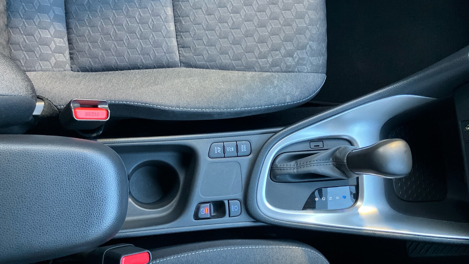 Used Toyota Yaris 2022 for sale - 77363971: Photo 34