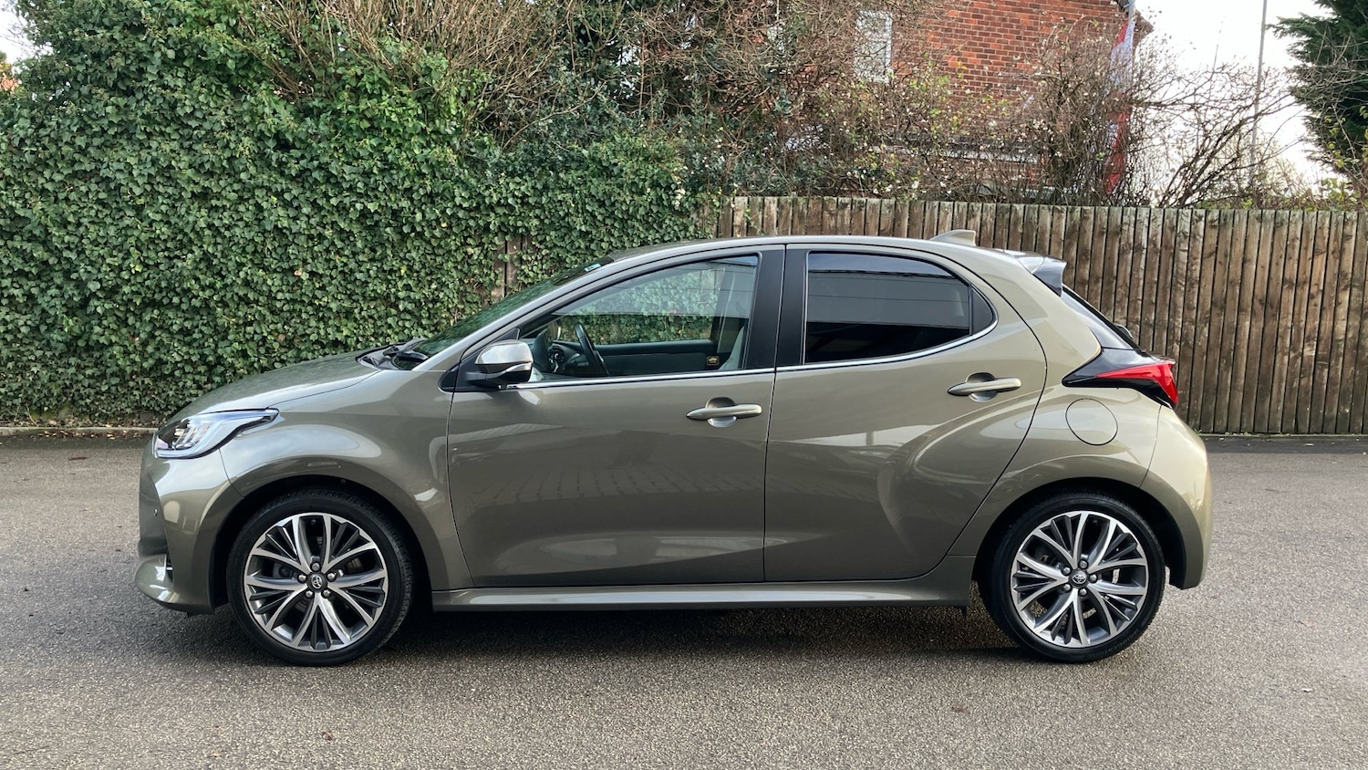 Used Toyota Yaris 2022 for sale - 77034238: Photo 17