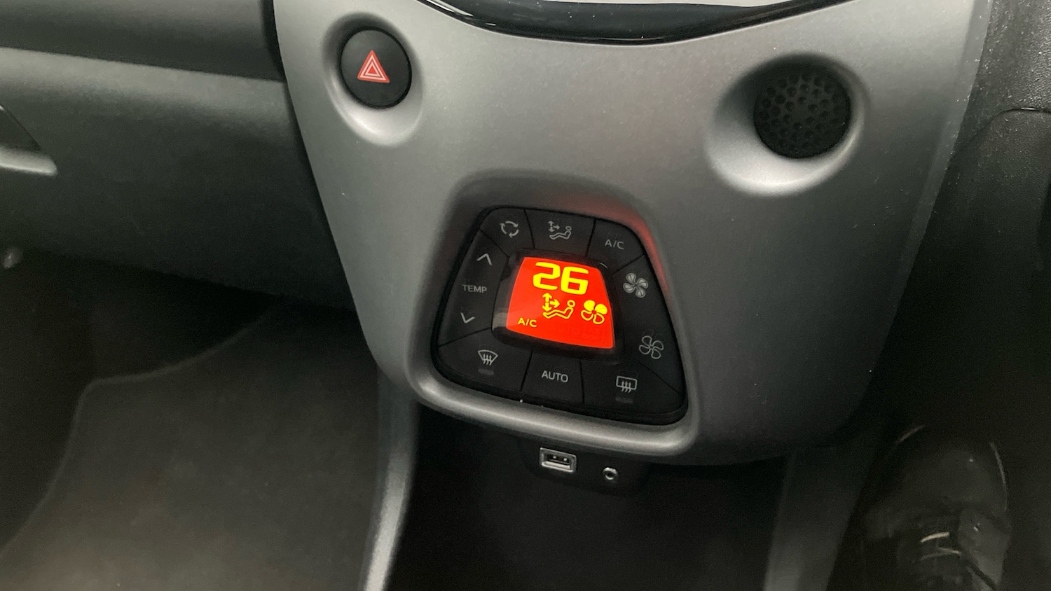 Used Toyota AYGO 2019 for sale - 76833922: Photo 33