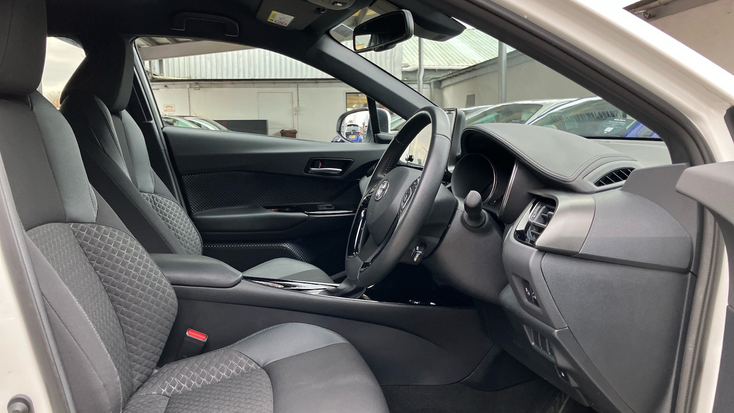 Used Toyota C-HR 2023 for sale - 77167892: Photo 11