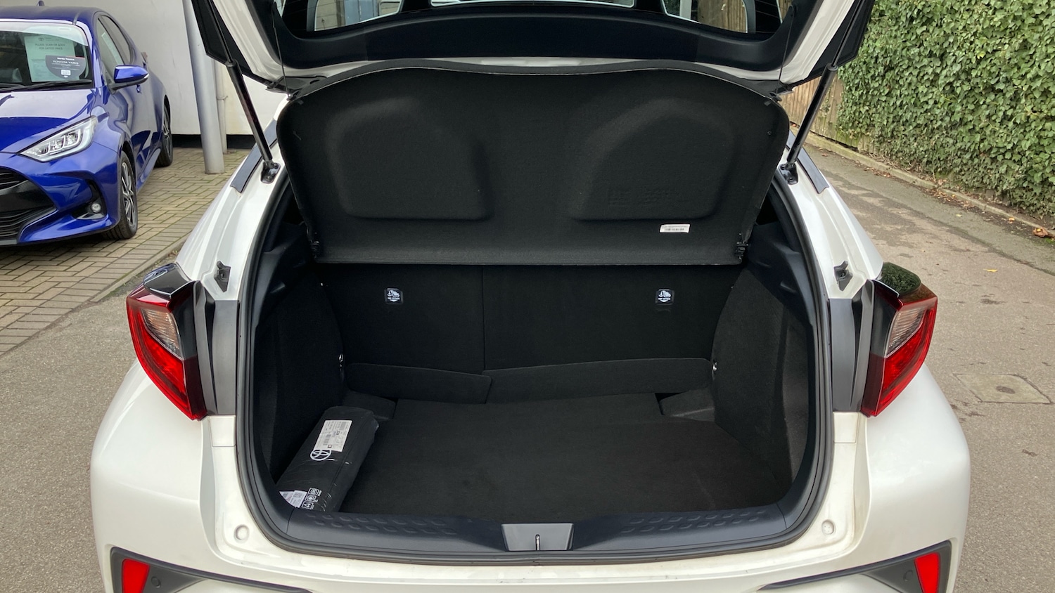 Used Toyota C-HR 2023 for sale - 77167892: Photo 14