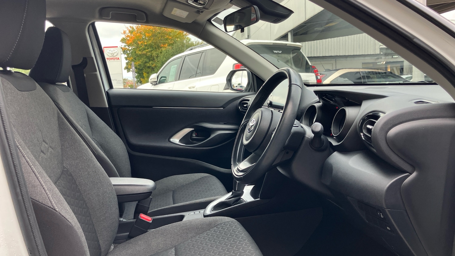 Used Toyota Yaris Cross 2023 for sale - 76131150: Photo 11