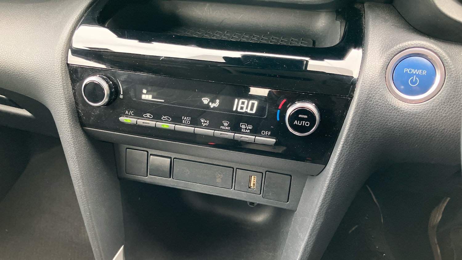 Used Toyota Yaris Cross 2023 for sale - 76131150: Photo 33