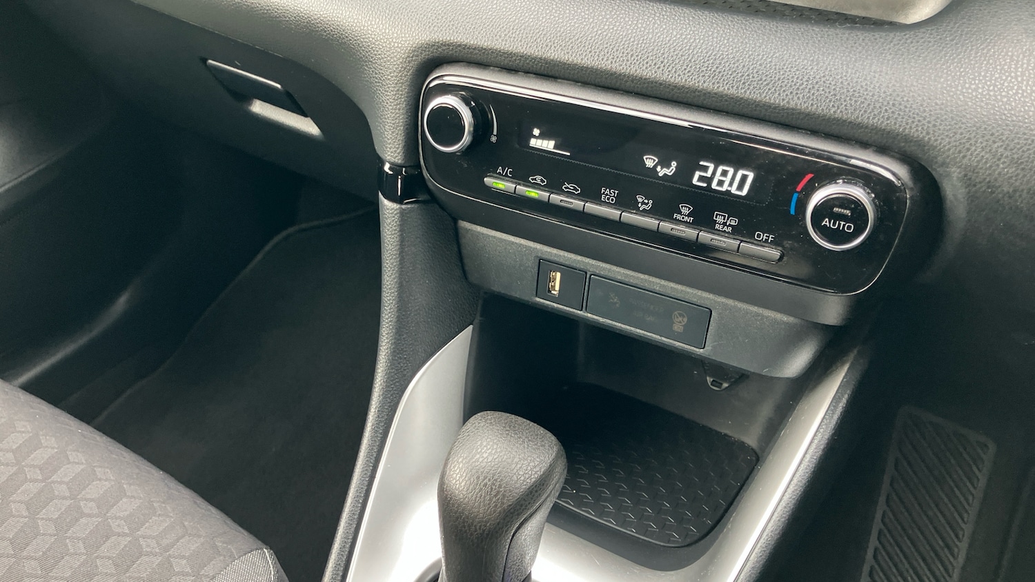 Used Toyota Yaris 2022 for sale - 76884734: Photo 37