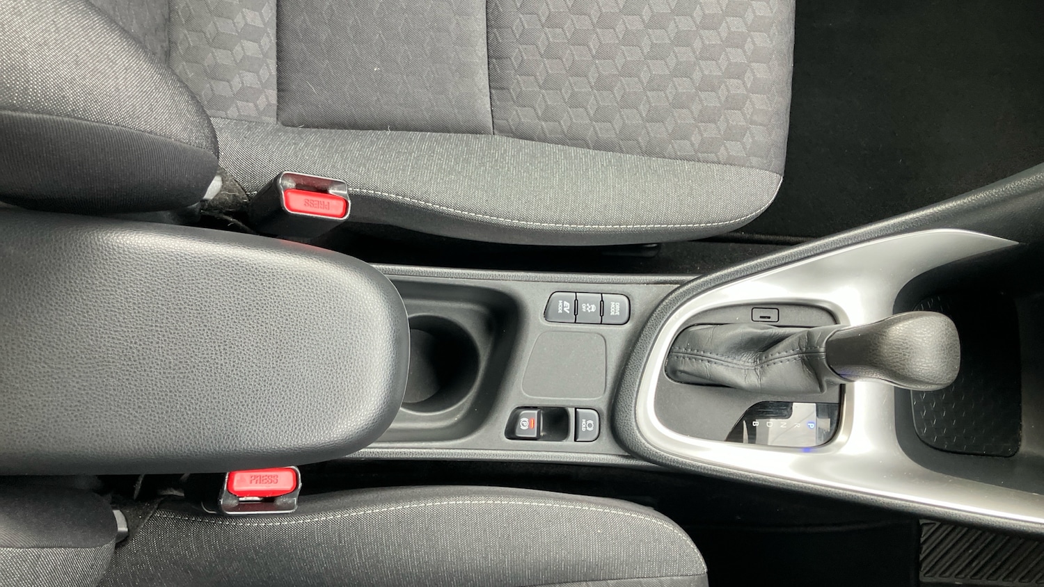 Used Toyota Yaris 2022 for sale - 76884734: Photo 38