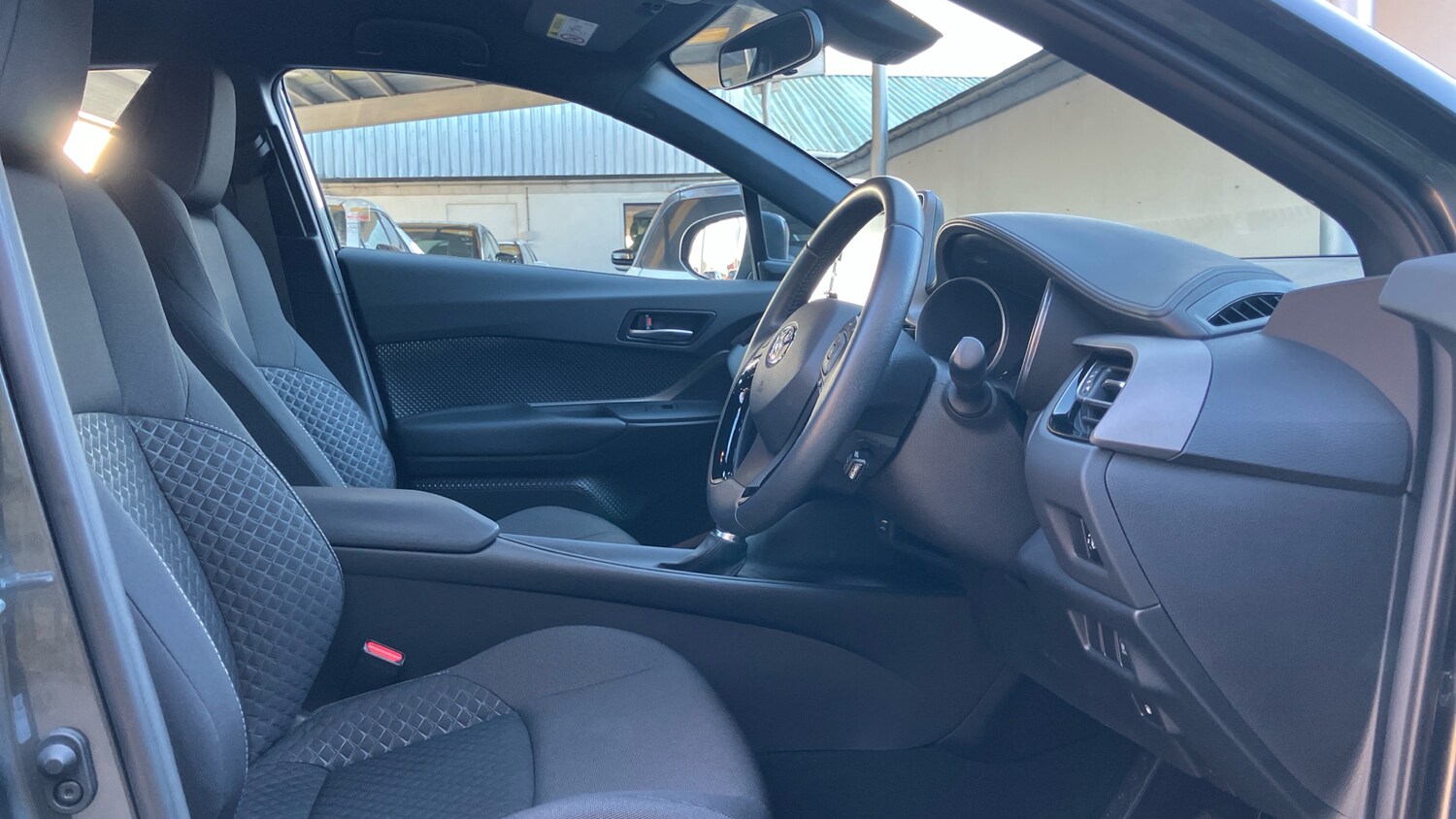 Used Toyota C-HR 2023 for sale - 77760485: Photo 11