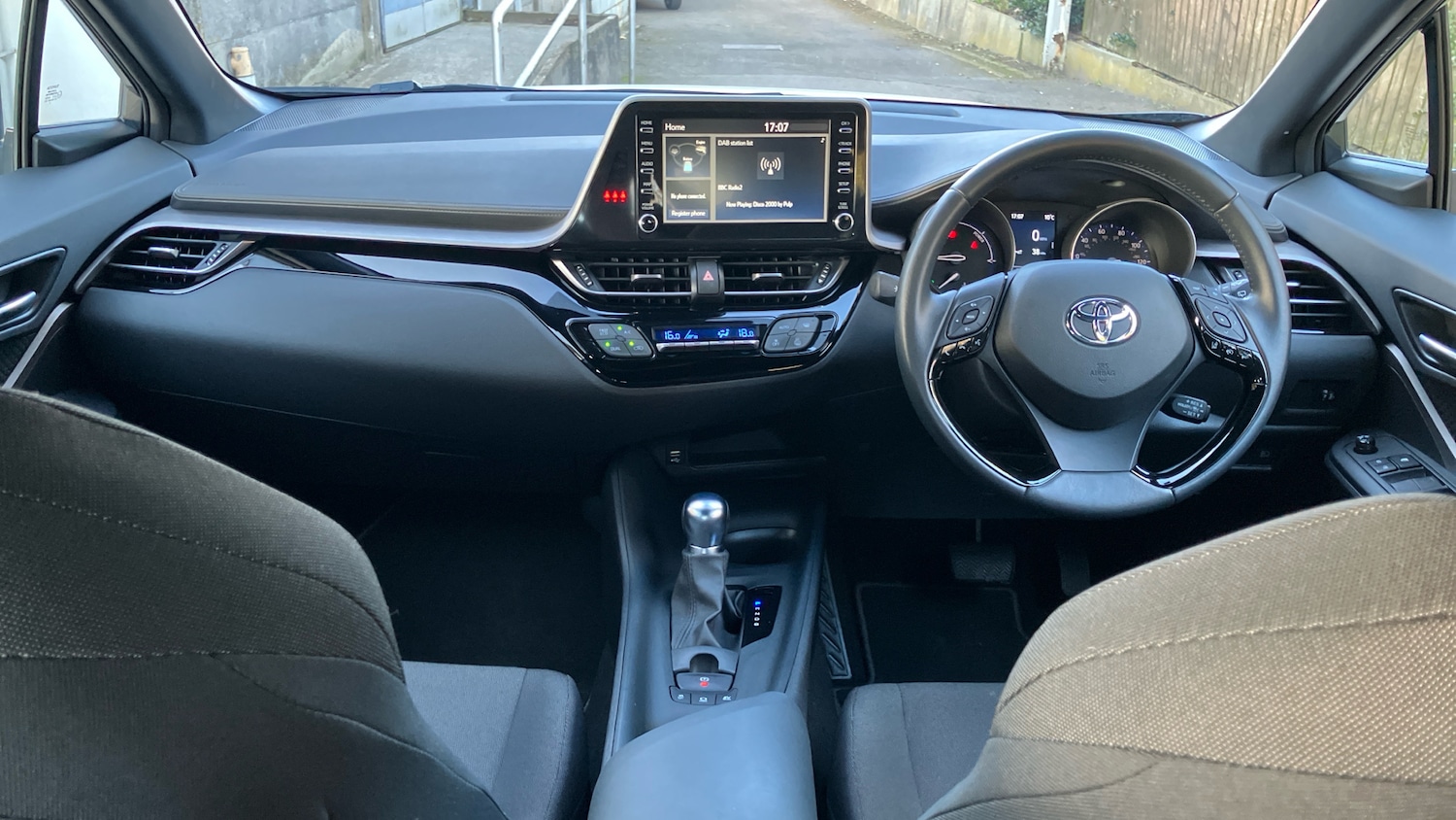 Used Toyota C-HR 2023 for sale - 77760485: Photo 5