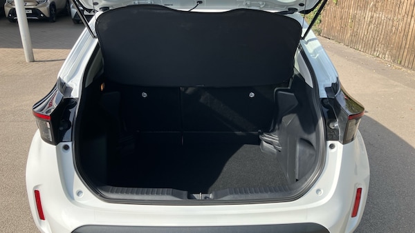 Used Toyota Yaris Cross 2023 for sale - 75795333: Photo 14