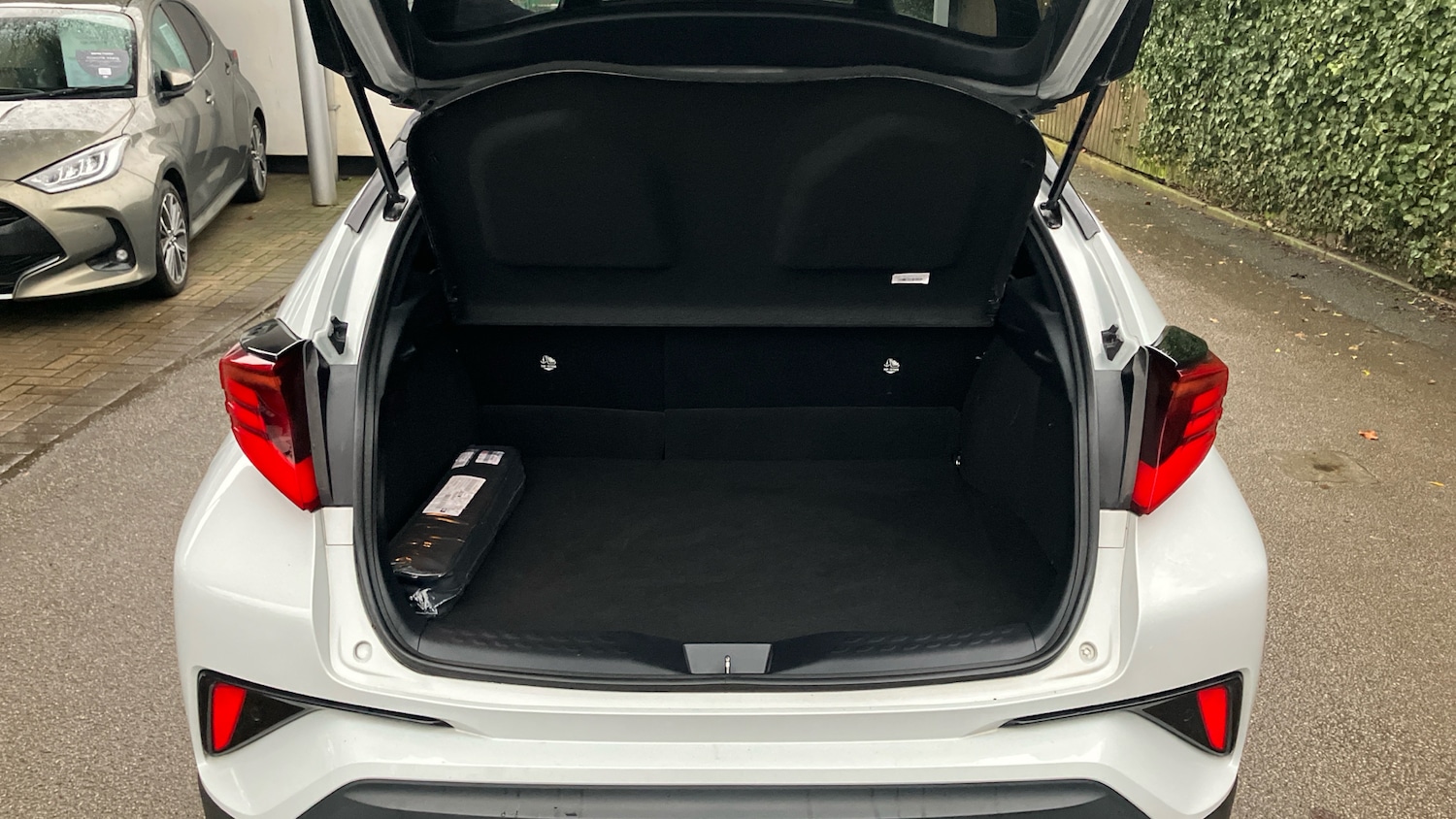 Used Toyota C-HR 2023 for sale - 77406850: Photo 14