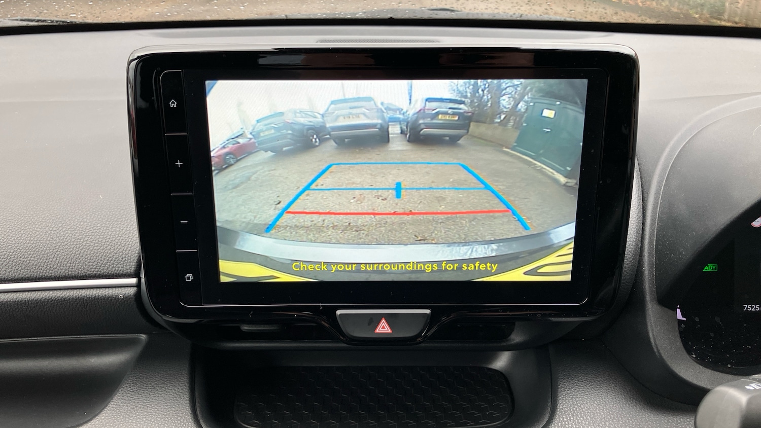 Used Toyota Yaris 2024 for sale - 76681626: Photo 27