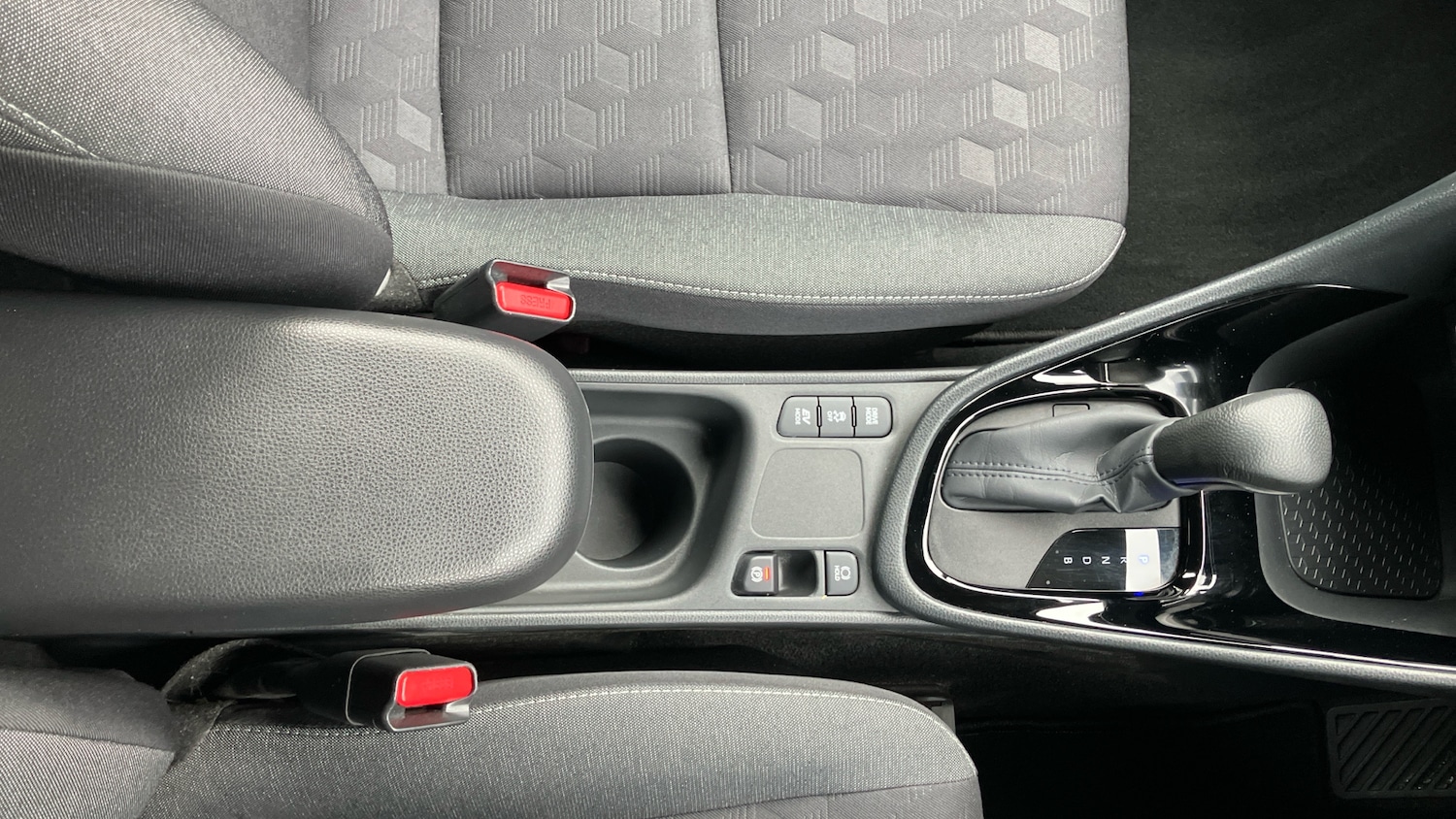 Used Toyota Yaris 2024 for sale - 76681626: Photo 34