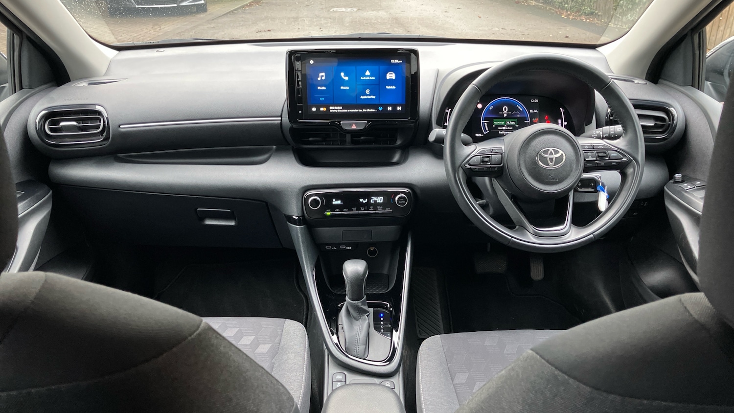 Used Toyota Yaris 2024 for sale - 76681626: Photo 5