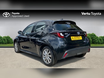 Used Toyota Yaris 2023 for sale - 79469261: Photo