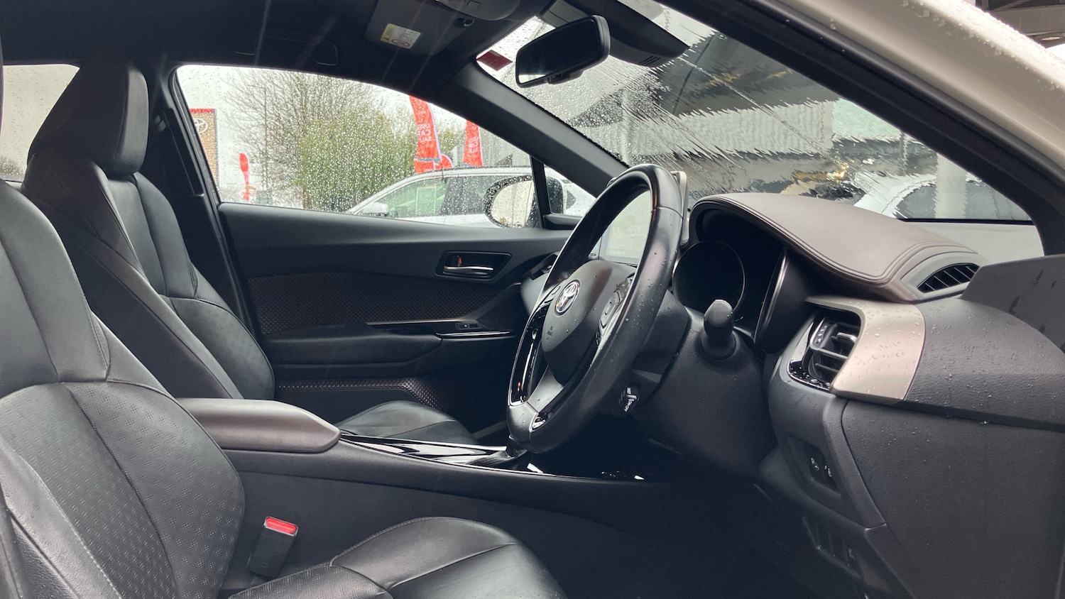 Used Toyota C-HR 2018 for sale - 76637613: Photo 11