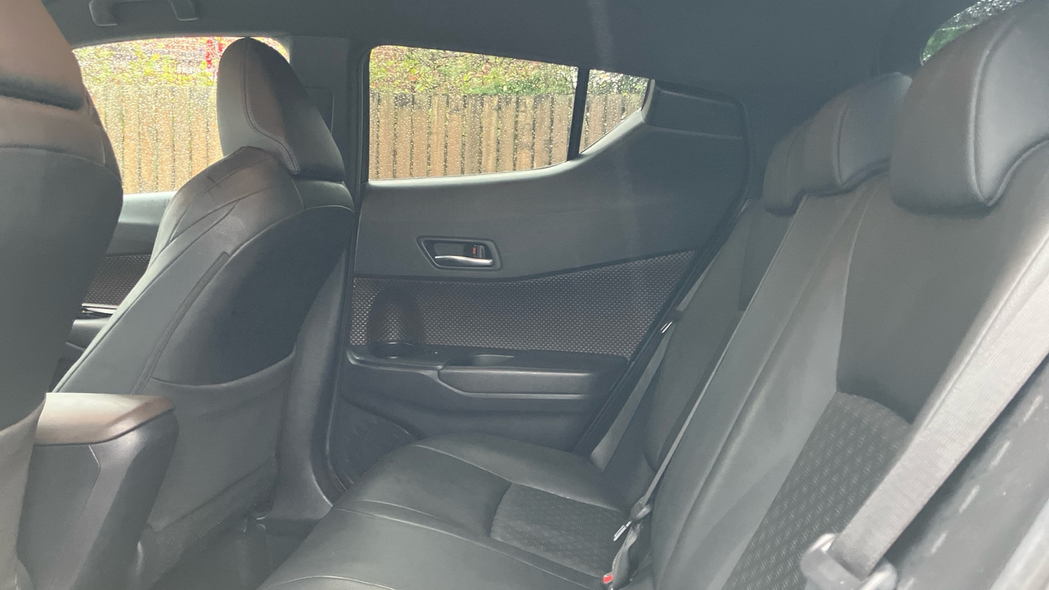 Used Toyota C-HR 2018 for sale - 76637613: Photo 13