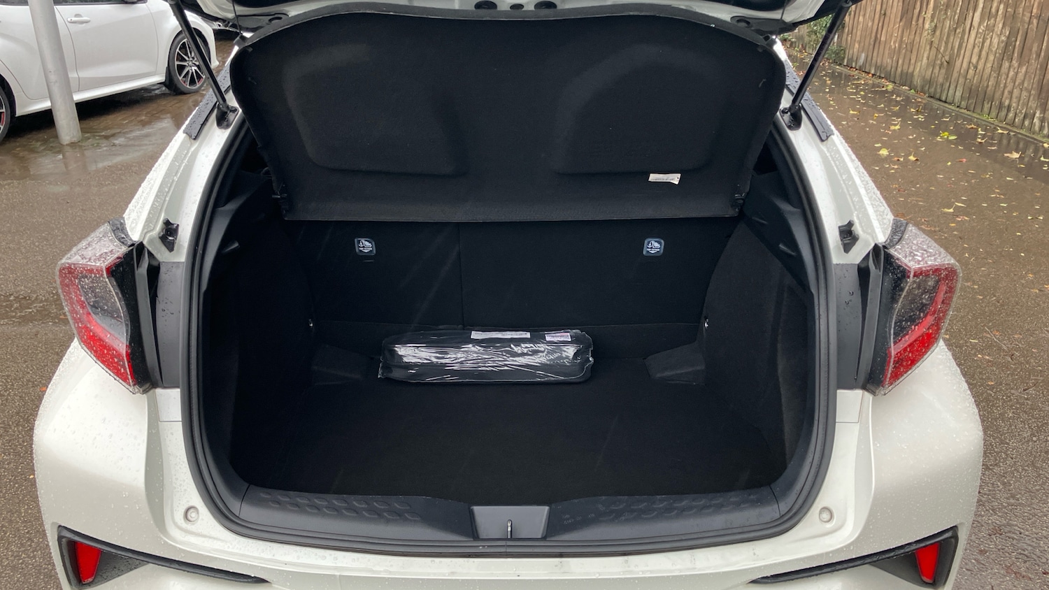 Used Toyota C-HR 2018 for sale - 76637613: Photo 14