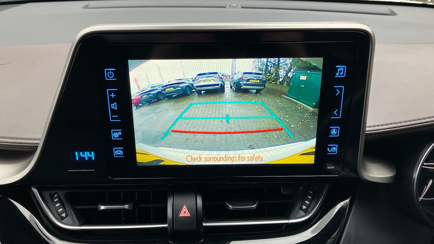 Used Toyota C-HR 2018 for sale - 76637613: Photo 27