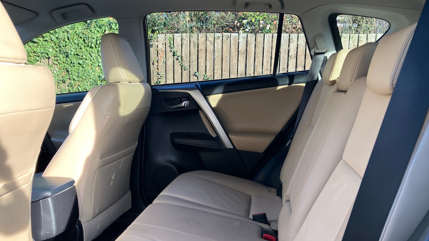 Used Toyota RAV4 2015 for sale - 76694767: Photo 13