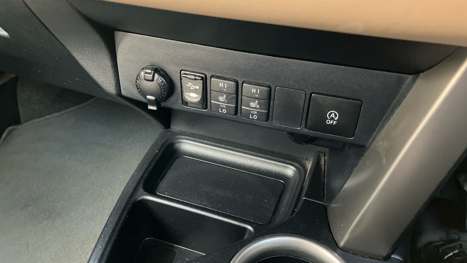 Used Toyota RAV4 2015 for sale - 76694767: Photo 34