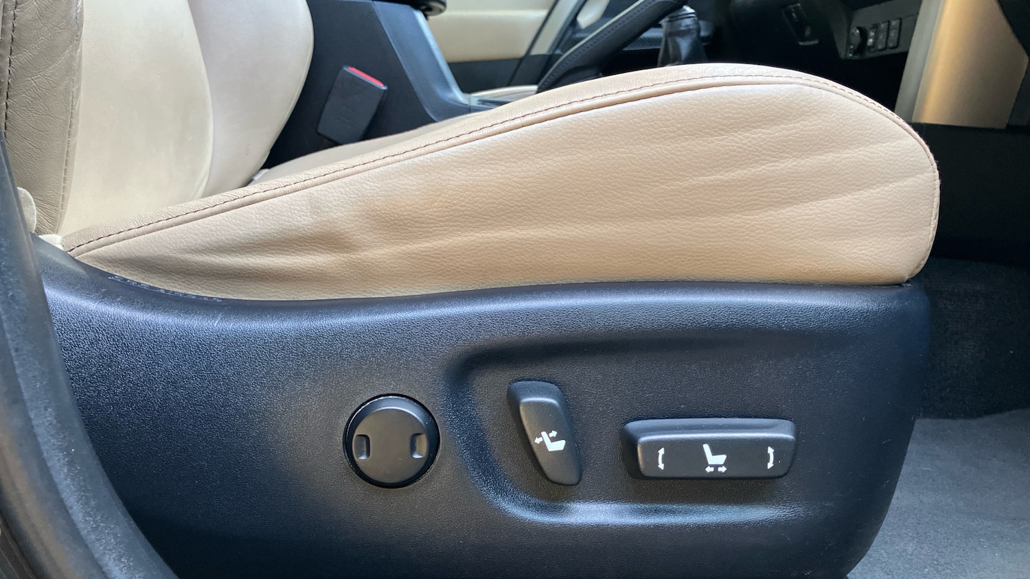 Used Toyota RAV4 2015 for sale - 76694767: Photo 37