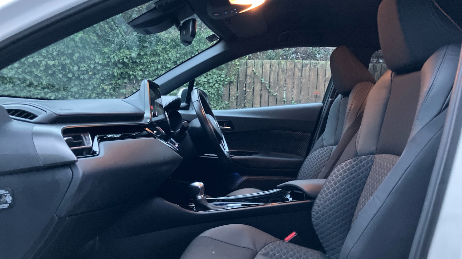 Used Toyota C-HR 2023 for sale - 77420944: Photo 10